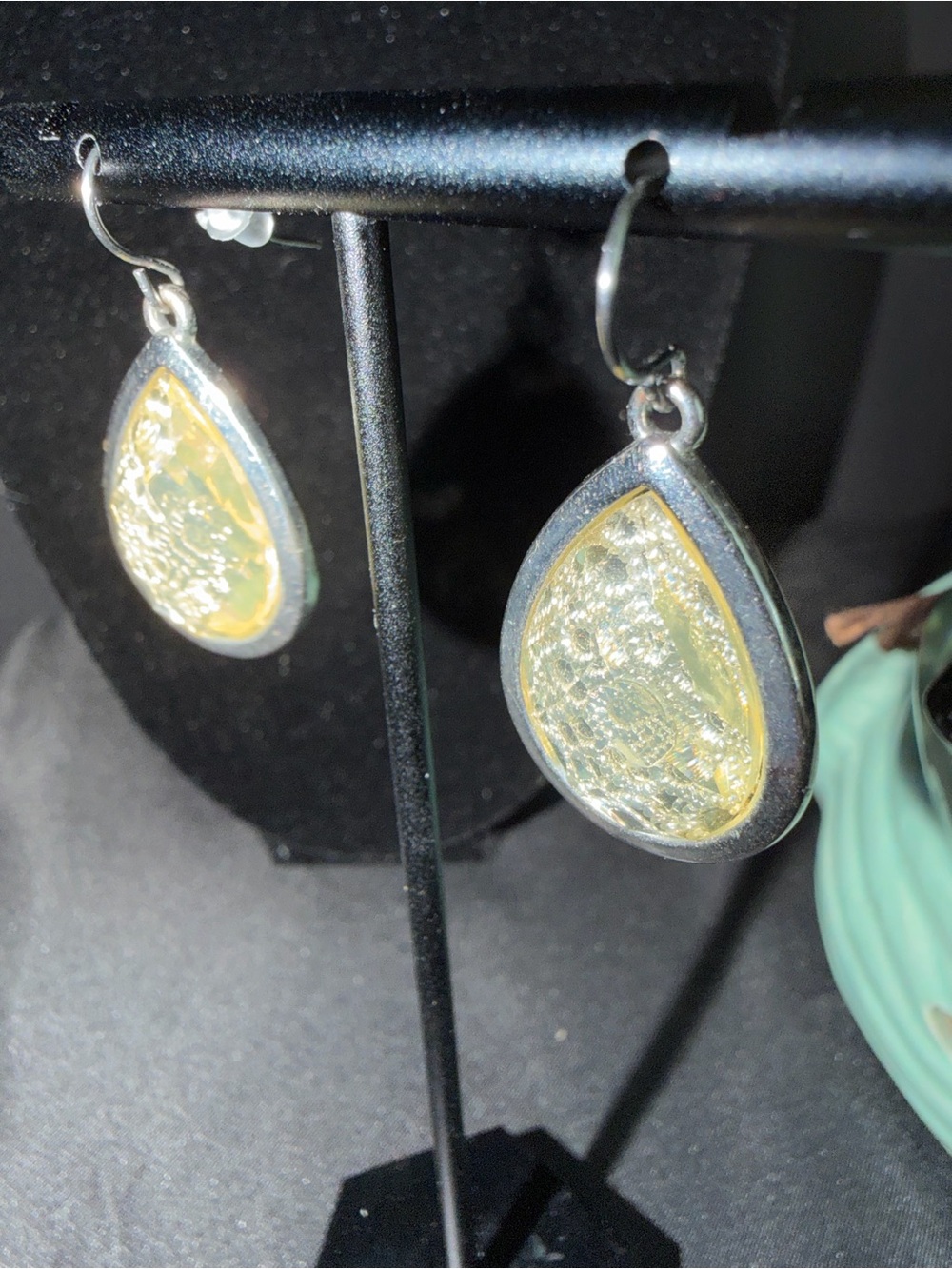 Gold Teardrop Lace-Inset Dangle Earrings. NWOT - Picture 4 of 4